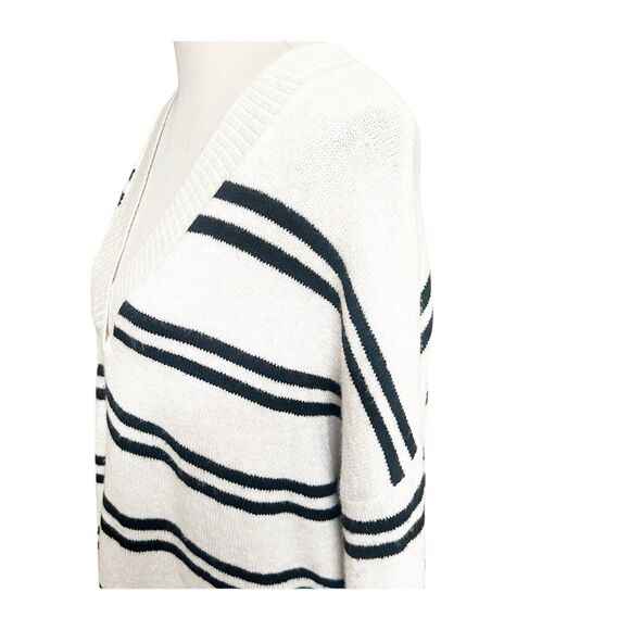 a.n.a Sweater Size 1X Classic Striped V-Neck Pullover Women's NWT Ivory Black - Picture 7 of 15